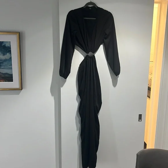 Jumpsuit never worn tags removed as well as hanger straps - Picture 4 of 7